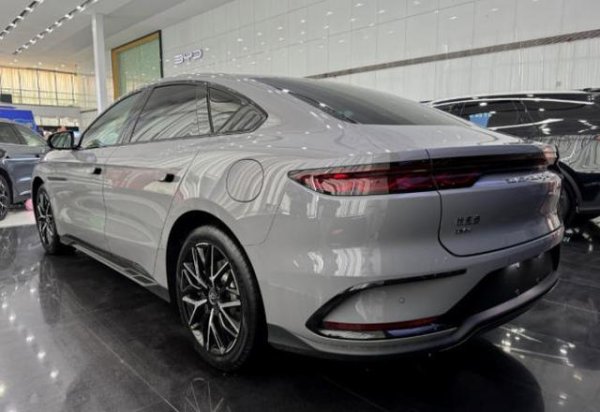 堆财网 中国“20万元级”轿车之王：经典油车登顶，月销量再冲破2万台